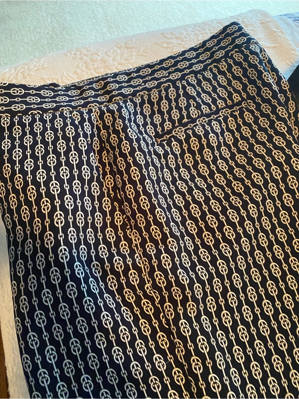 Ann Taylor Factory Navy and White Chain-Link Print pant - Picture 14 of 15